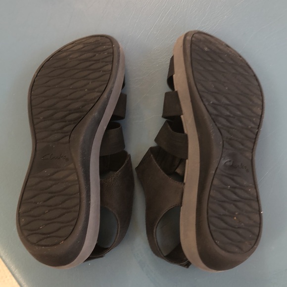 Sandals - Picture 2 of 3